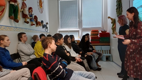 Knihovna Čtyři Dvory 