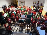 Zpívání na schodech a červenozelený den 2