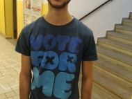 chlapec v modrém