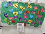 Společný strom plný srdíček - chodba