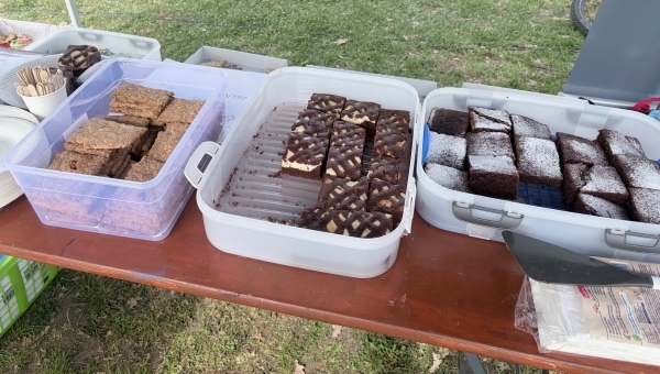 Závody na vodním kanálu v Českém Vrbném-prodej občerstvení a keramiky