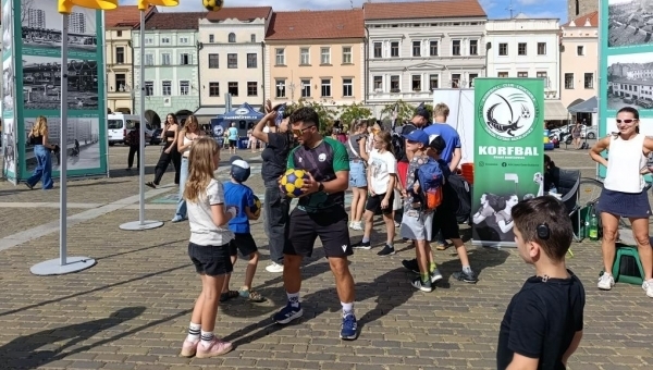 Náměstí se hýbe aneb sportem do školního roku 2026 